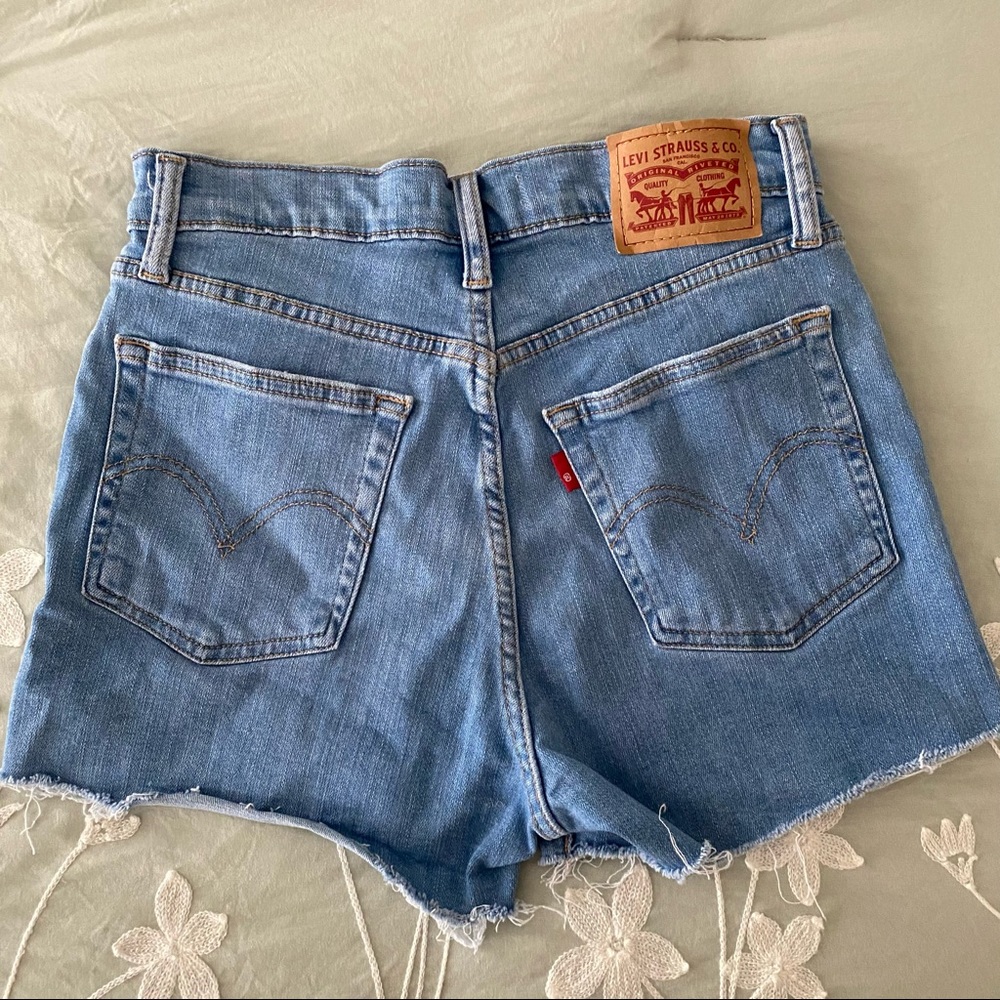 Womens Levi’s high rise denim shorts.